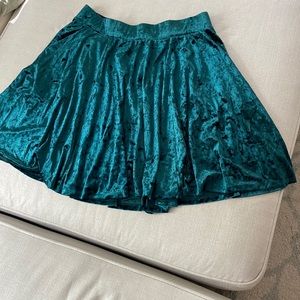 NWT Torrid size 1 velvet skater skirt